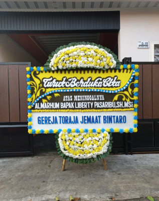 Papan Bunga Duka di Berampu