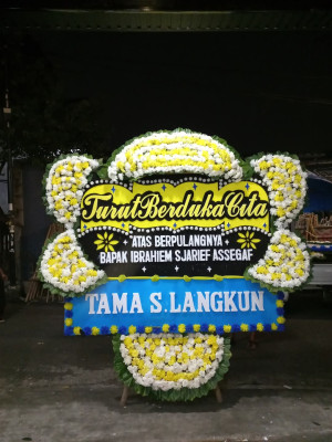 Papan Bunga Duka di Berampu